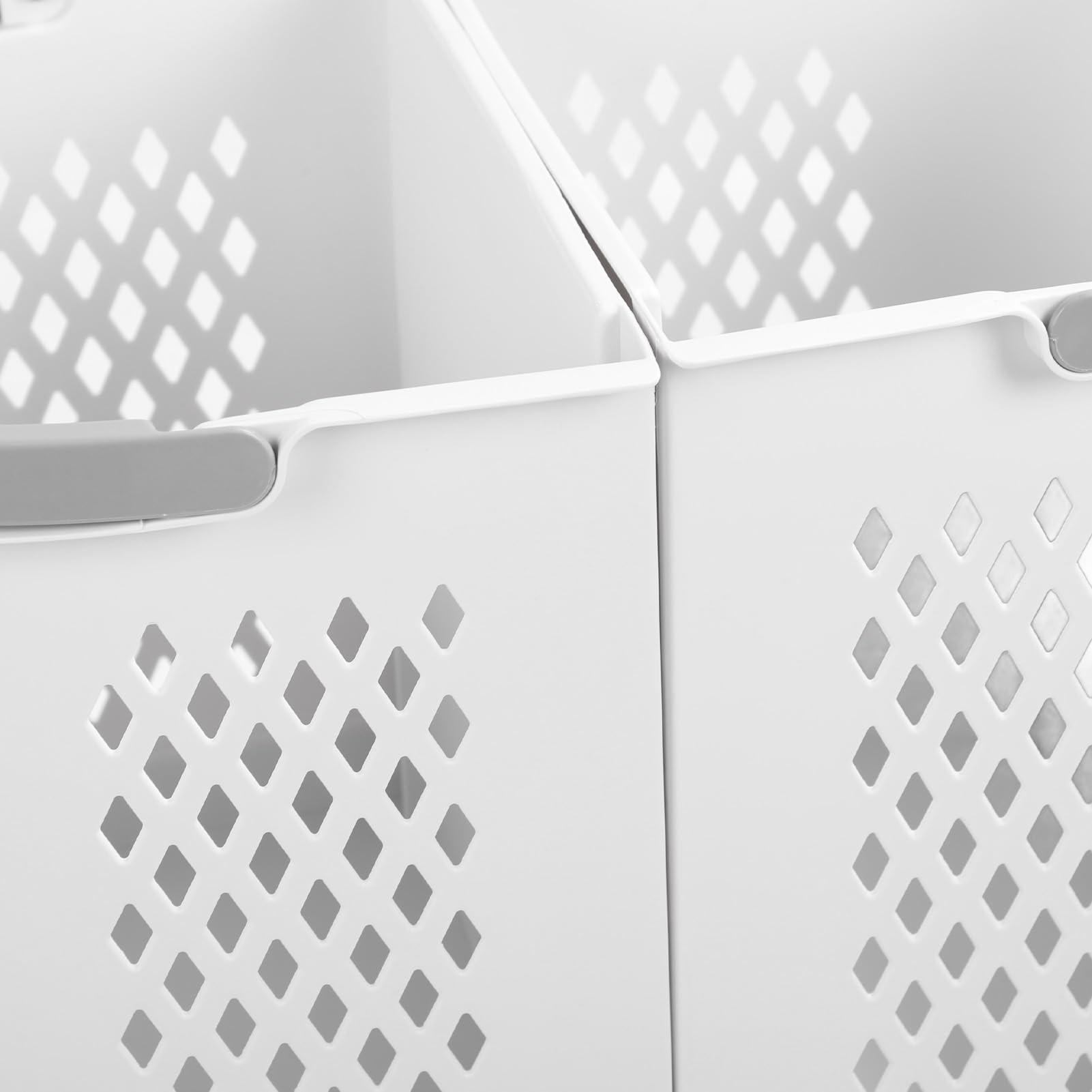 Cesto per la Biancheria in Plastica con Ruote, Spazioso Contenitore per Vestiti Sporchi per la Famiglia, 3 Contenitori per la Selezione, Facili da Spostare