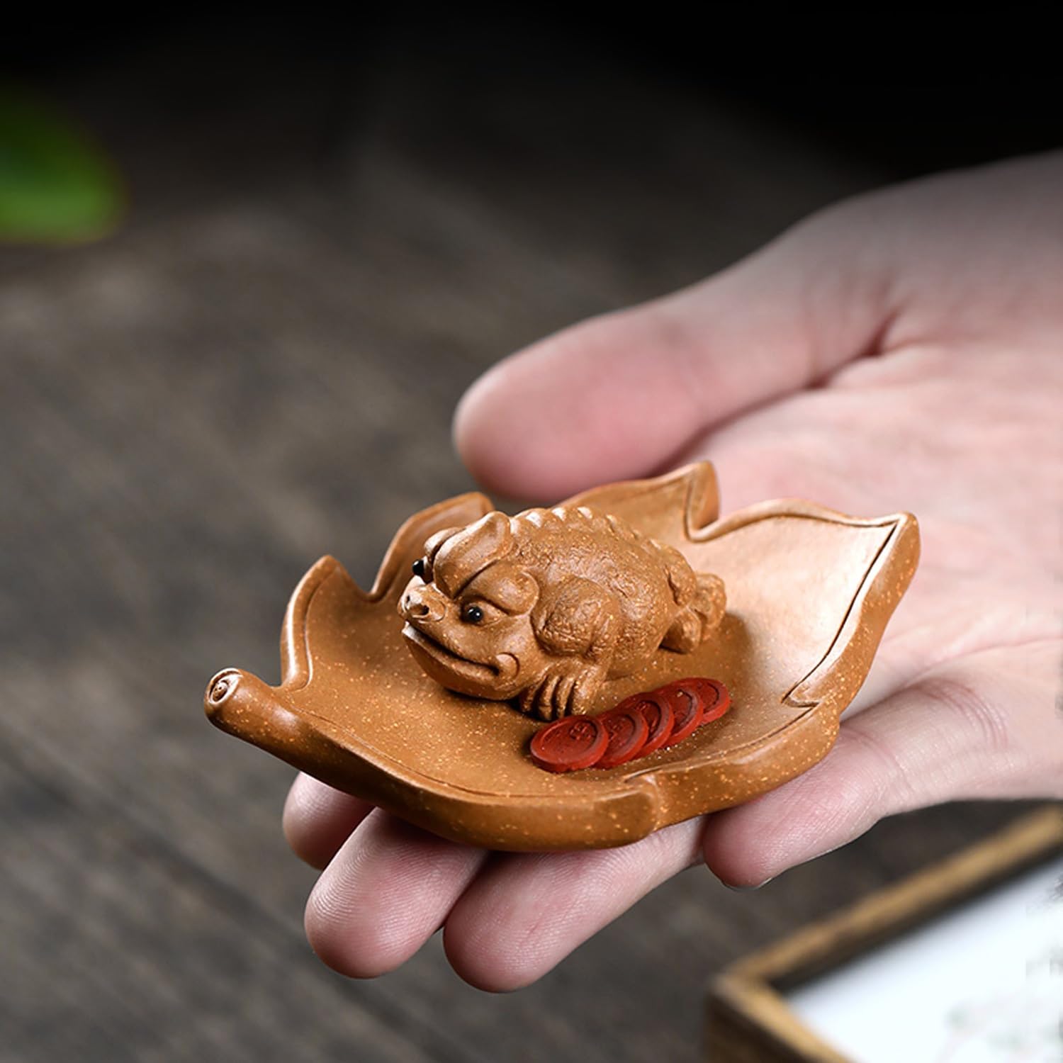 figurki zwierzątek， Zestaw do herbaty Maple Leaf Golden Toad z fioletowej gliny, akcesoria do rękodzieła, ozdoby na biurko na ceremonię herbacianą