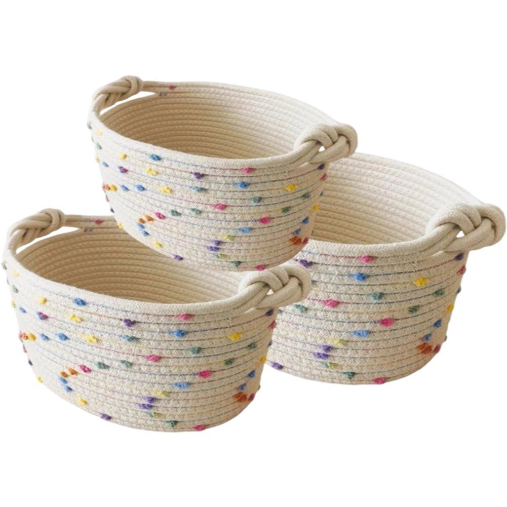 Paniers de rangement colorés pour ne plus perdre vos affaires dans la maison