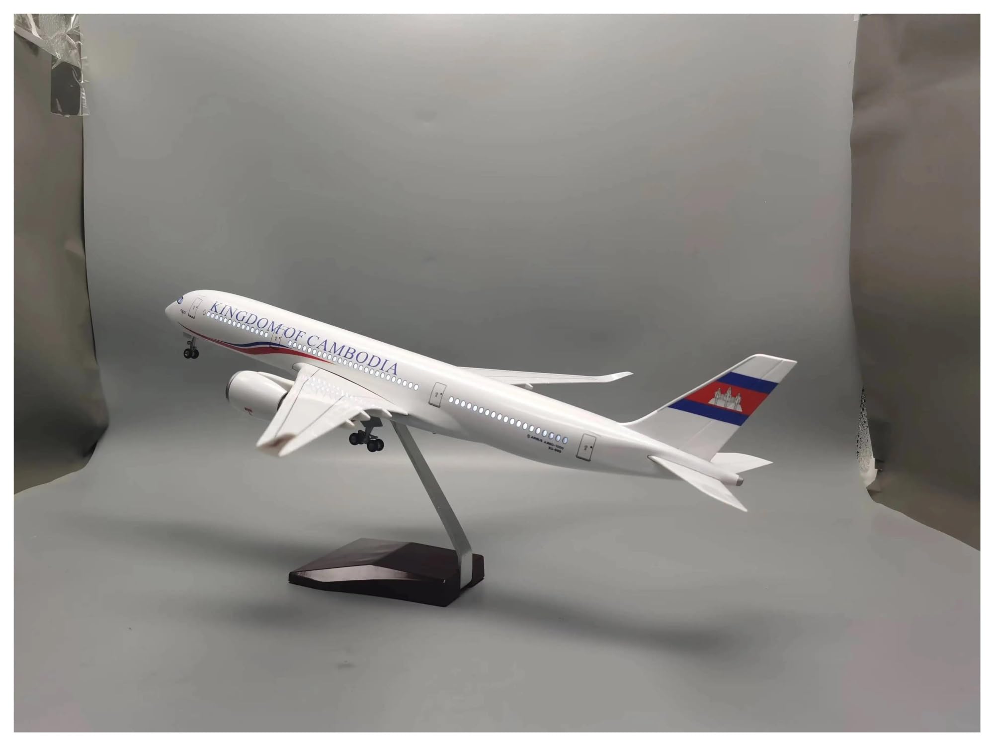 Odlewany metalowy samolot do kambodżańskiej skali A350 47CM zestaw do budowania modeli samolotów Model samolotu najlżejszy do zbierania i wyświetlania (bez światła)