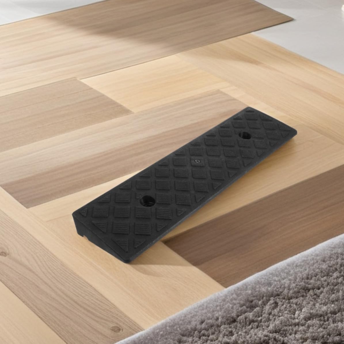 SHOWERORO 2pcs Plastic Curb Ramps for Wheelchairs and Scooters, Heavy Duty Pe Material with Comfortable Design and Versatile Height Compatibility, for Curbs and Driveways