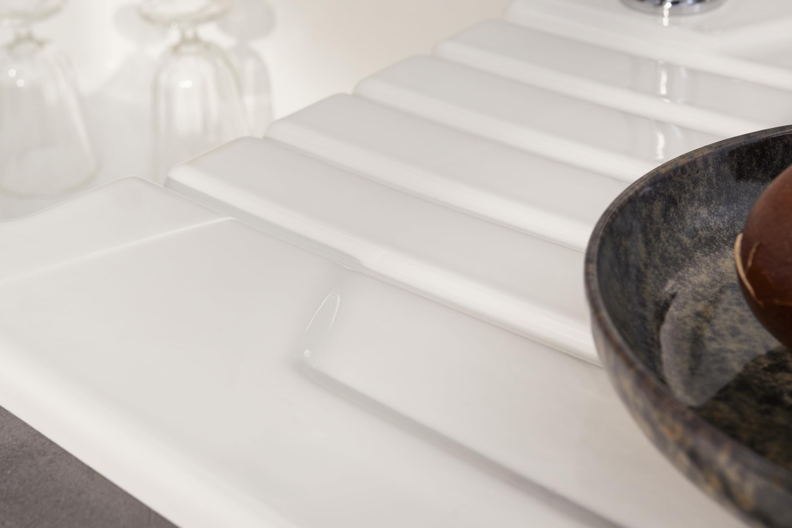 JACOB DELAFON Fregadero blanco cerámico cocina 1 seno con escurridor Duradero, higiénico, fácil limpieza y mantenimiento Reversible (grifo a izq o dcha) Medidas 100x50 cm Color Blanco GASPARD ESB02-00