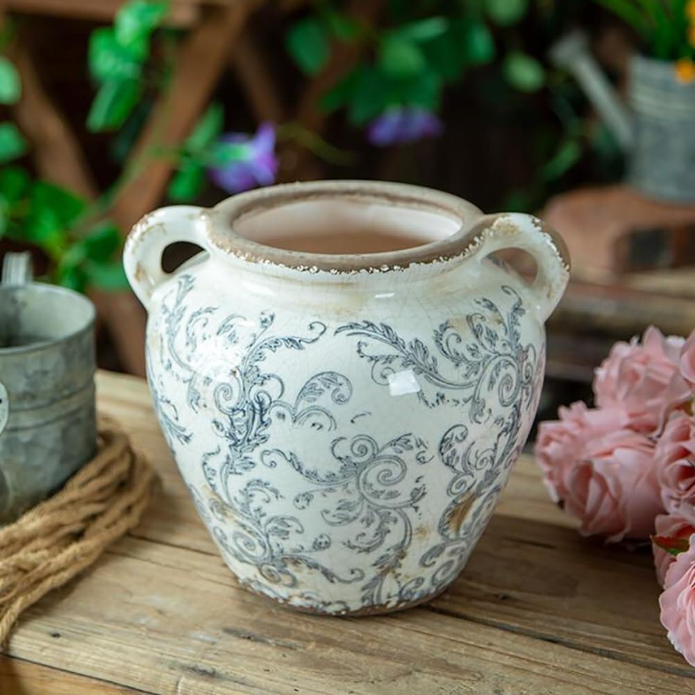 Pot rustique gris pour décoration de jardin et ambiance cosy sur étagère