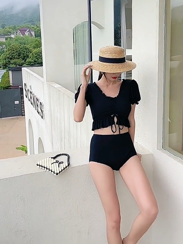 【こう】VEATM ストライプ水着 Mサイズ 黒/水色 VEATM ストライプ水着 Mサイズ 黒/水色