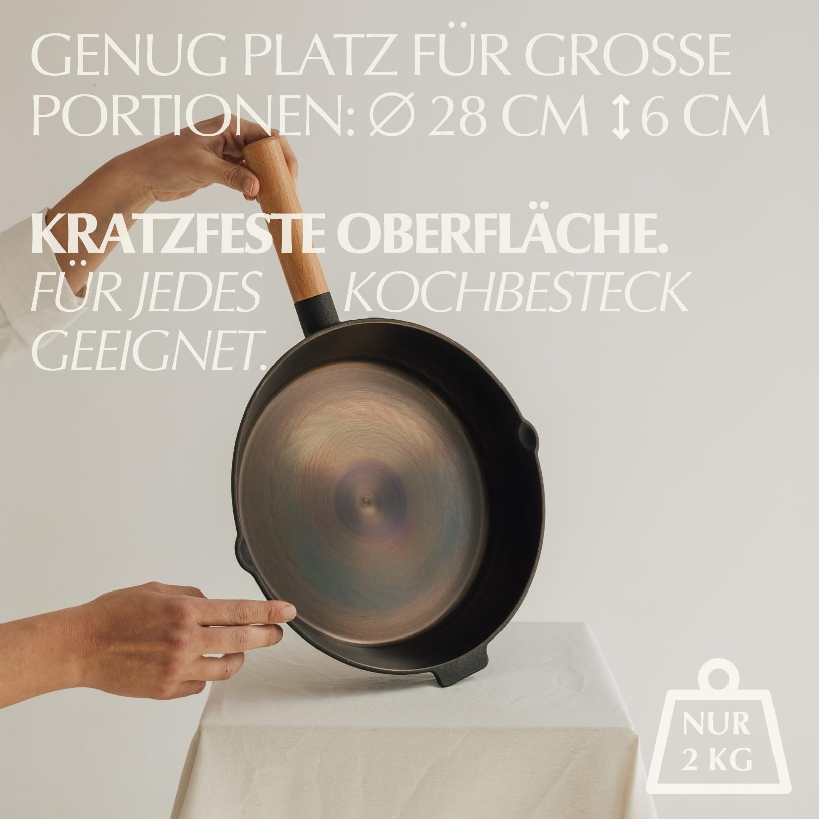 Premium Polierte Gusseisenpfanne für Induktion 28 cm I Vielseitige Robuste Pfanne Gusseisen Induktion und alle Herdarten I Hochwertige langlebige Gusseiserne Pfanne für Profiköche und Hobbyköche