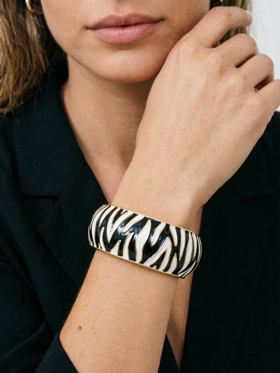Chunky Gold Bangle Bracelets for Women Fashionable Zebra-Print Cuff Bangle Trendy Statement Cuff Bracelet Stack Jewelry Gift