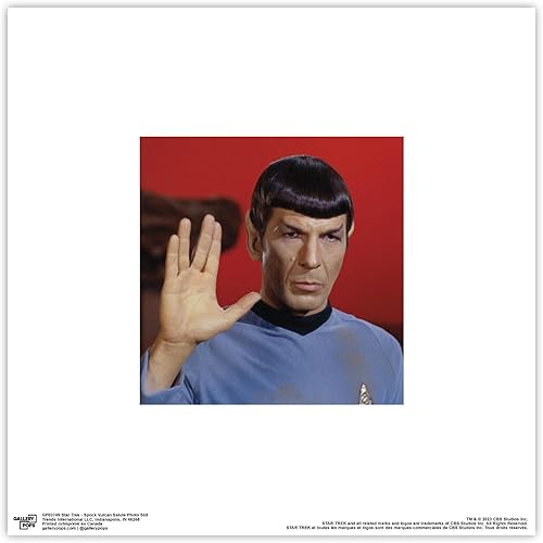 Trends International Gallery Pops Star Trek Spock Vulcan Salute Photo Still Wall Art Póster de pared, 12.00 x 12.00 pulgadas, versión sin marco
