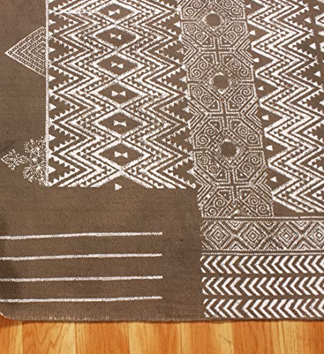 Tapis abstrait marron en coton imprimé pour créer un salon cocooning - 7