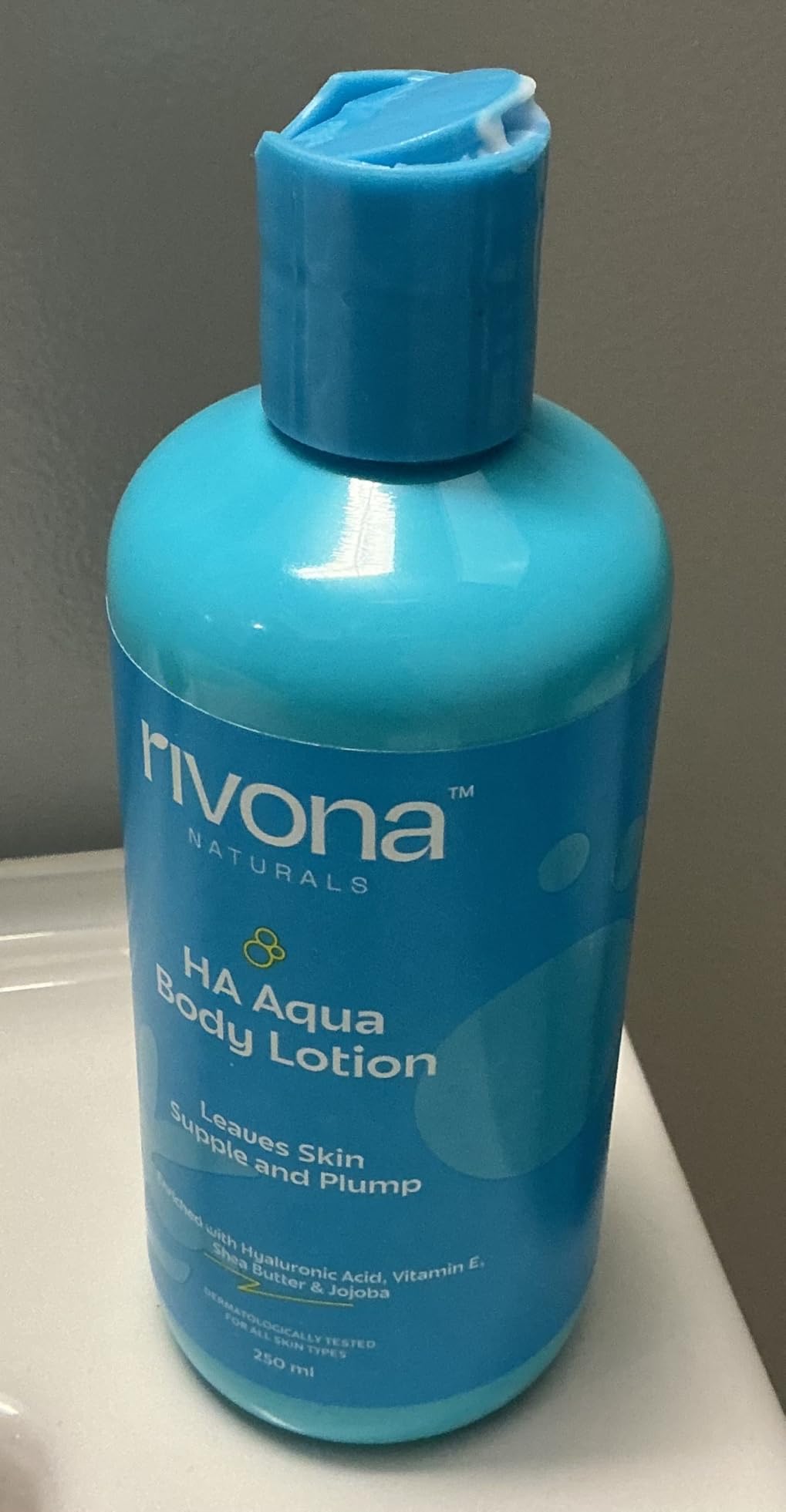 RIVONA NATURALS Hyaluronic Acid Body Lotion with Vitamin E & Jojoba |Deep Hydrating Moisturizer for Dry Skin, Lightweight, Non-Greasy, Nourishing Body Cream for Daily Skincare & Long-Lasting Moisture