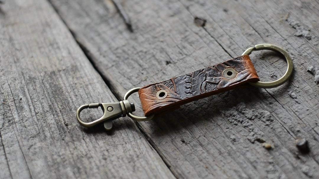 JJNUSA Genuine Leather Keychain Walnut Leather Key Holder Mens Belt Key Chain Ring Fob