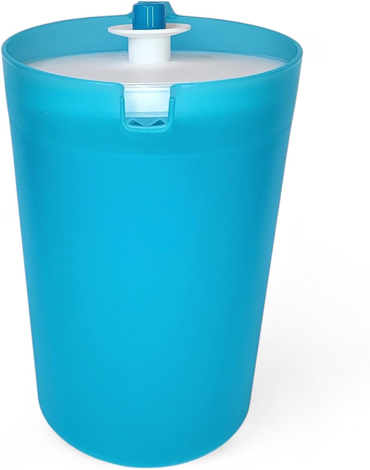 Tupperware 2 Quart Pitcher in Aqua Blue with Blue Push Button and White Seal New