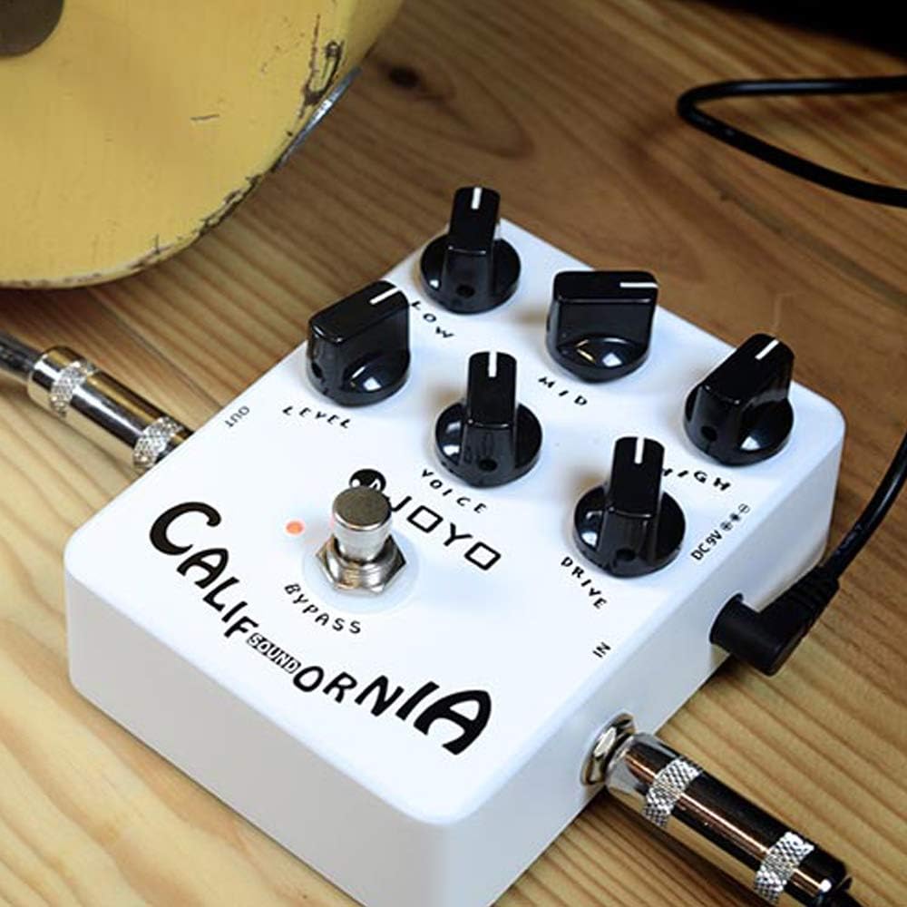 JOYO JF-15 California Sound pedal connected to guitar and ampcables de limitació