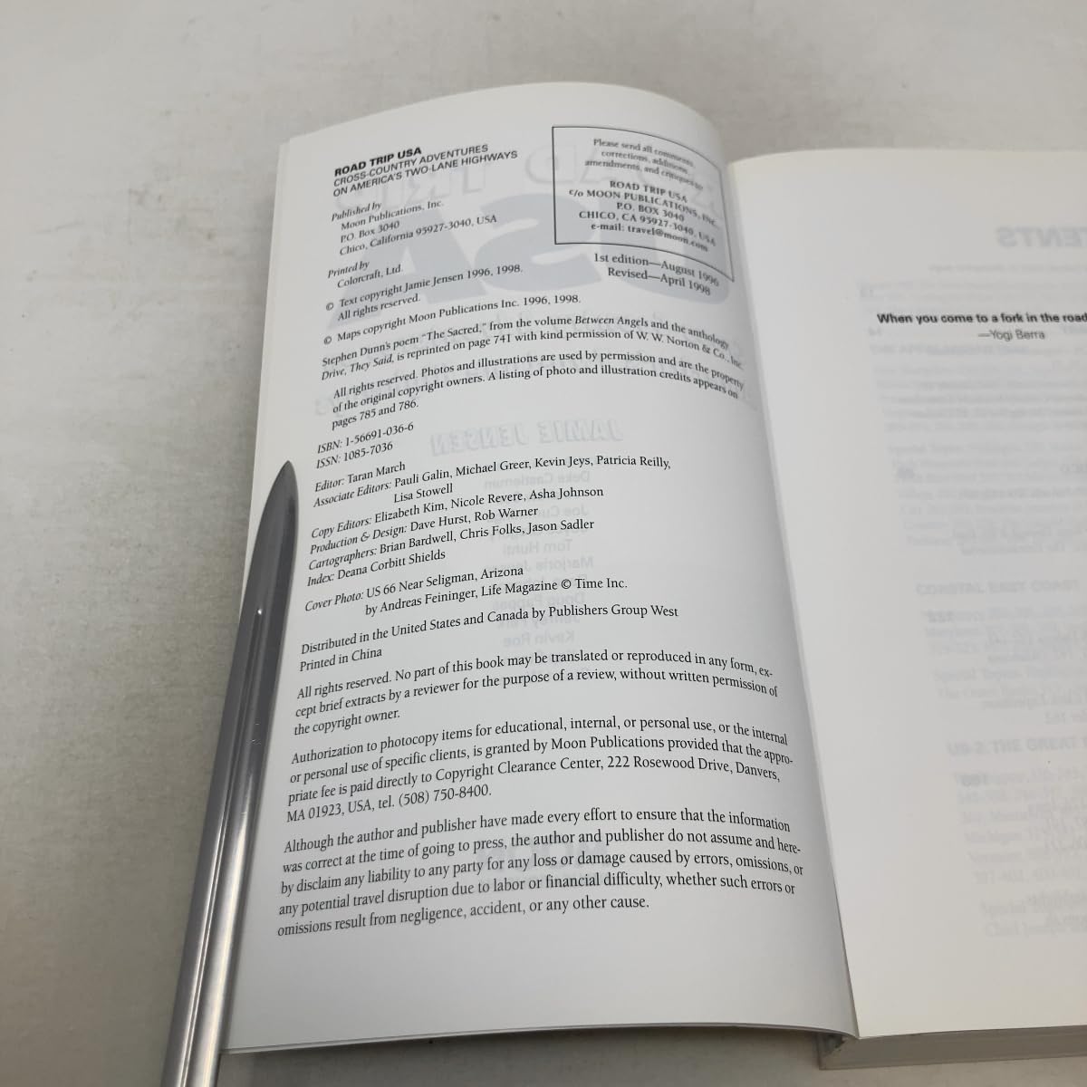 Road Trip USA: Cross-country Celebration of America's Two-lane Highways with a Network of Intersecting Routes Between and Beyond the Interstates (Moon Handbooks)