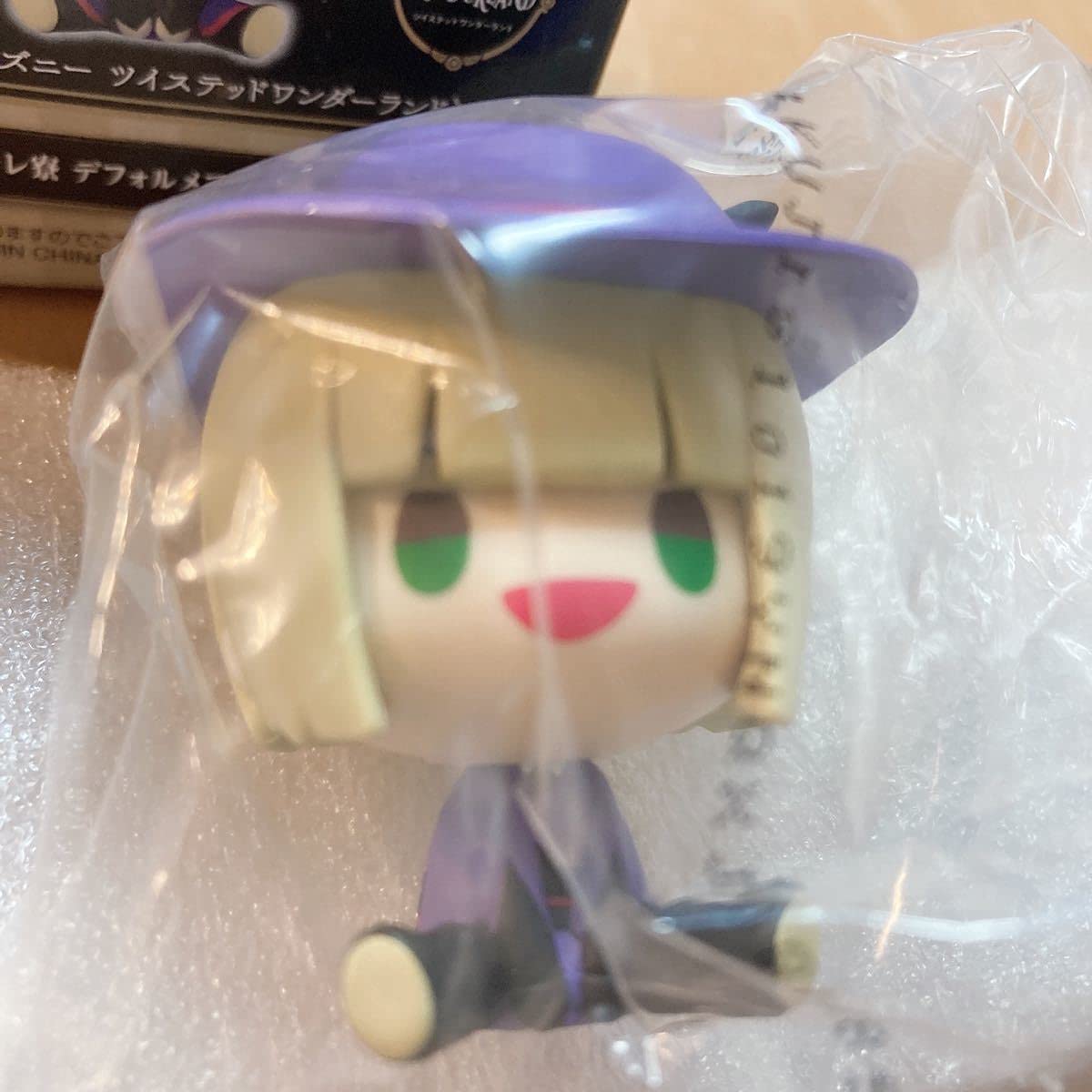 ツイステ　デフォルメフィギュア　ポムフィオーレ Amazon | ツイステ 一番くじ ルーク フィギュア ポムフィオーレ寮