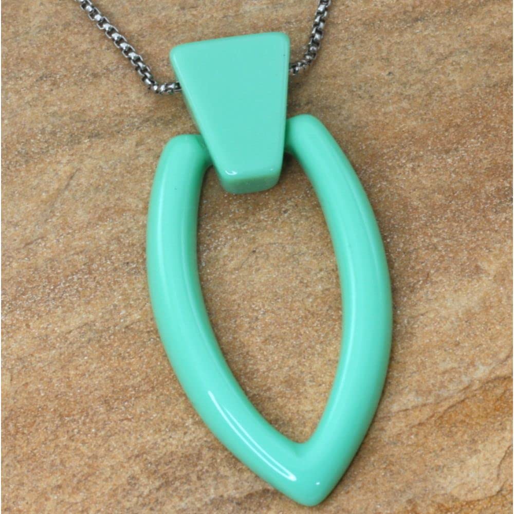 Colar de Resina Verde Prateado Bijuterias Femininas Moda em promoção! Veja a oferta e mais achadinhos de Bijuterias 4 Hoje é o melhor dia para comprar Colar de Resina Verde Prateado Bijuterias Femininas Moda com aquele preço maroto! Promoção! Aproveite a oferta! 4