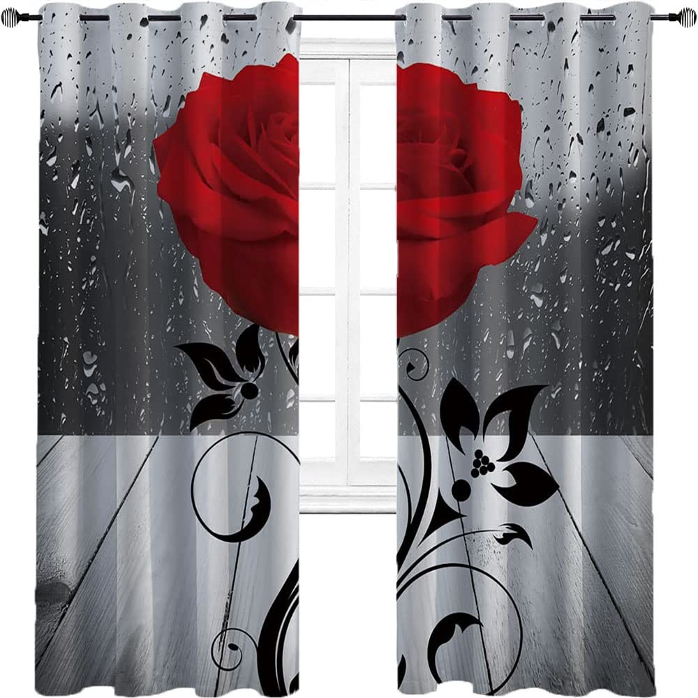 Amazon｜レッドローズ90%遮光カーテン、アンティーク木製ボードに