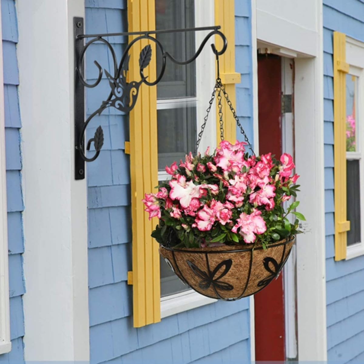 Ciieeo 2pcs Wall Mounted Iron Plant Hanger Brackets for Outdoor Indoor Hanging Flower Baskets with Metal Hooks, Garden Planter Rack for Patio Balcony Yard Supplies