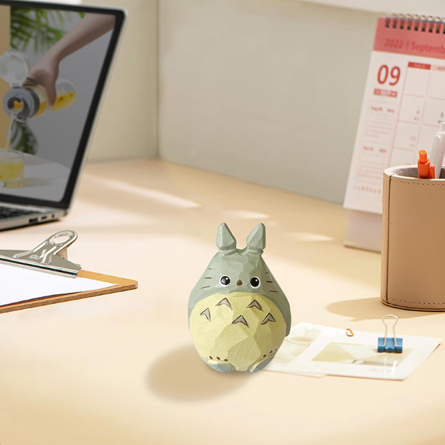 Wooden Chinchilla Figurine—A Cute, Hand-Carved mini Wooden Sculpture in a Cartoon Style, Perfect for displaying on a Desk, Bookshelf, or windowsill, or as a car Interior Decoration (Gray) image 5