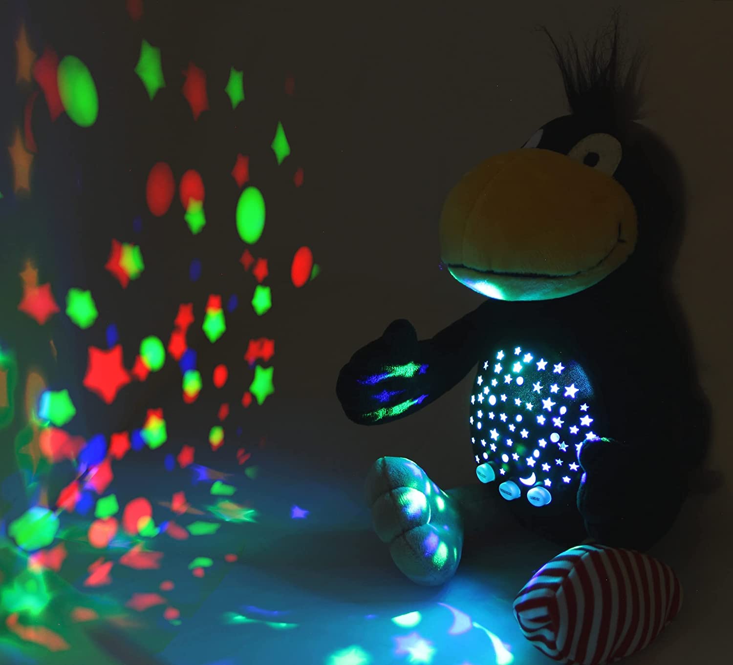 JAMARA Sternenlicht „Der kleine Rabe Socke“ - Sternenhimmel Projektion, Stern-/ Mondmuster, LED wechselnde Farben, beruhigende Melodien, Licht EIN/aus, Abschaltautomatik (Packung mit 2)