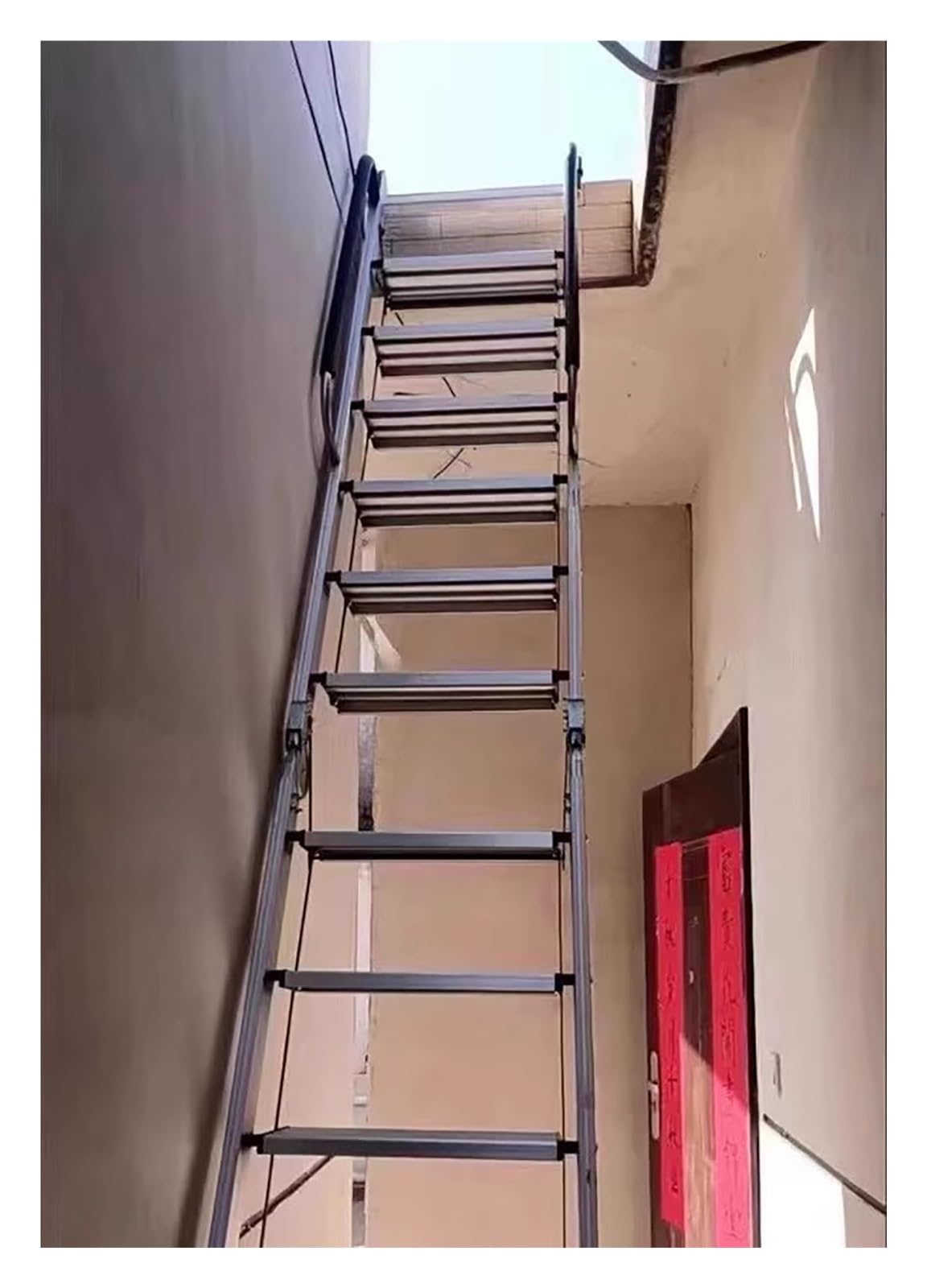 Escalera de escape plegable portátil con peldaños antideslizantes y barra de agarre para ventana, ático, techo y seguridad de almacén industrial