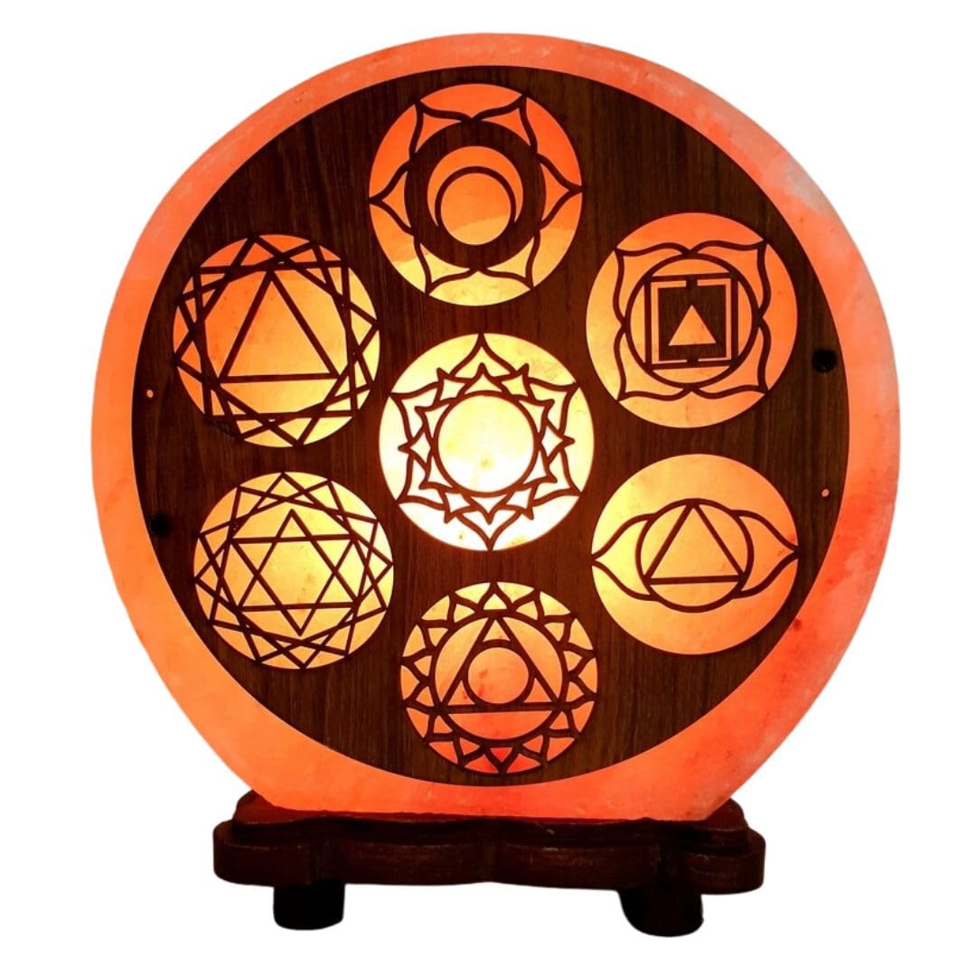 BOEMY Lámpara de Sal del Himalaya 7 Chakras 5 kg Aproximados | Luz Relajante y Decorativa | Base de Madera Natural | Bienestar y Armonía para Hogar, Yoga y Meditación