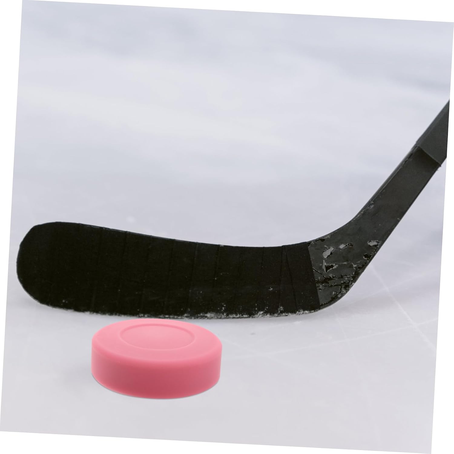 BESTonZON 2pcs PVC Hockey Pucks Lightweight Training Accessory for Street Hockey and Practice Sessions Safe for Even Weight Distribution