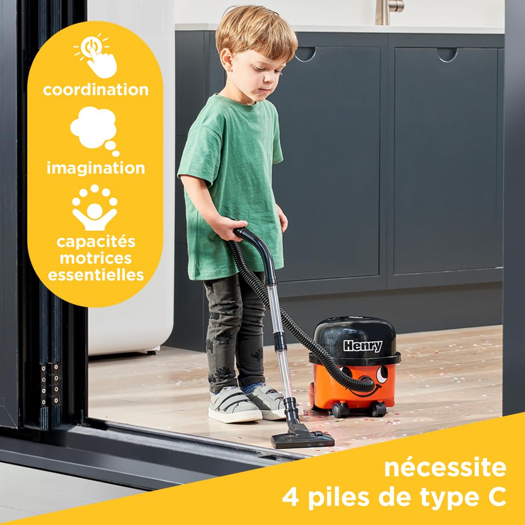 Casdon Henry & Hetty Jouets - Aspirateur Henry - Aspirateur Rouge Fonctionnel avec buse - Kit de Nettoyage pour Enfants - 3 Ans +, 23.2 x 21.2 x 22.8 cm