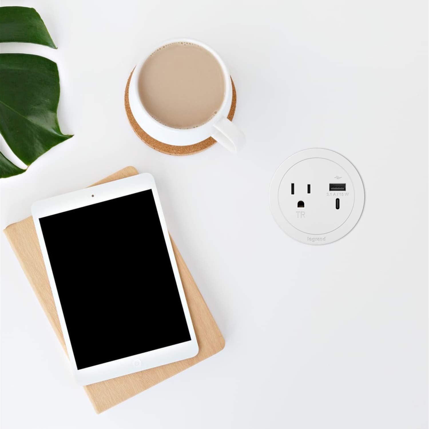 Okrągła listwa zasilająca firmy Wiremold, listwa zasilająca z USB, listwa zasilająca pod biurko, listwa zasilająca do mebli, 15 A, 1 gniazdo, typ A/C USB, biała, 15 A
