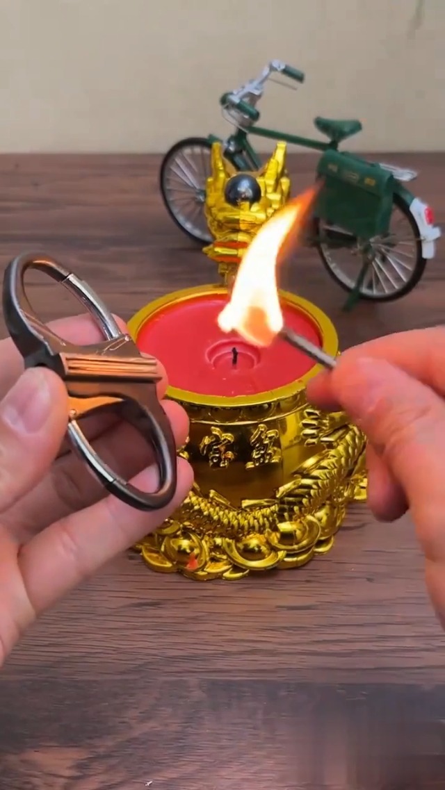 Encendedor llavero metálico recargable a kerosene miniatura 7