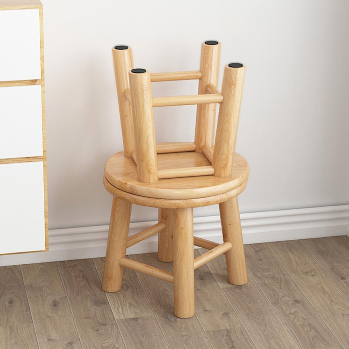 Mały stołek z litego drewna 25 x 25 cm dla dorosłych – niski stołek do przewijania butów i stołek łazienkowy lekka konstrukcja z gładkimi krawędziami idealny do użytku w sypialni i łazience.