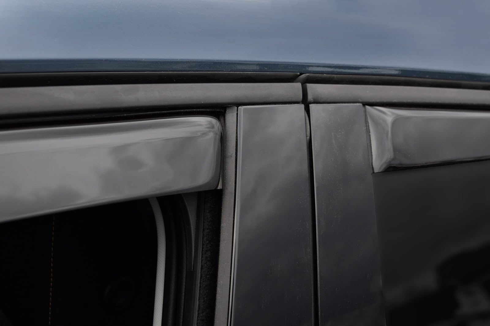 J&J AUTOMOTIVE GP Windabweiser passend für Skoda Kamiq ab 2019 4tlg, Vorne und Hinten Regenabweiser Passform Getönt Schwarz