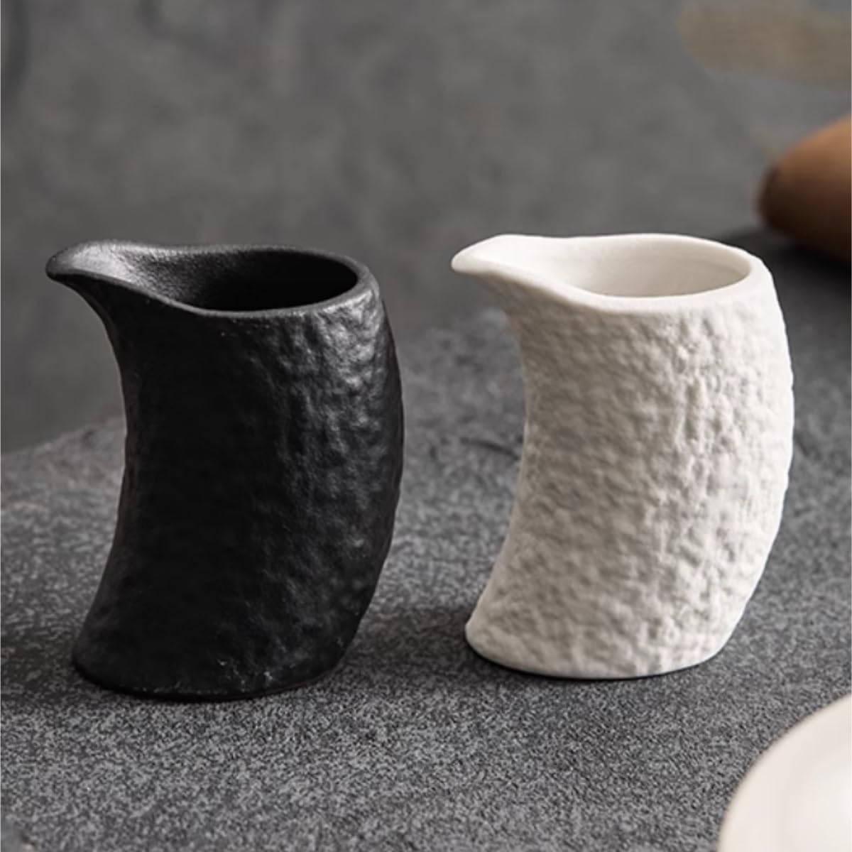 Salsiera per salsa per condimenti per insalata, ristorante occidentale, per bistecche, salse, tazza creativa in ceramica bianca, per cucina e ristorante (nero)