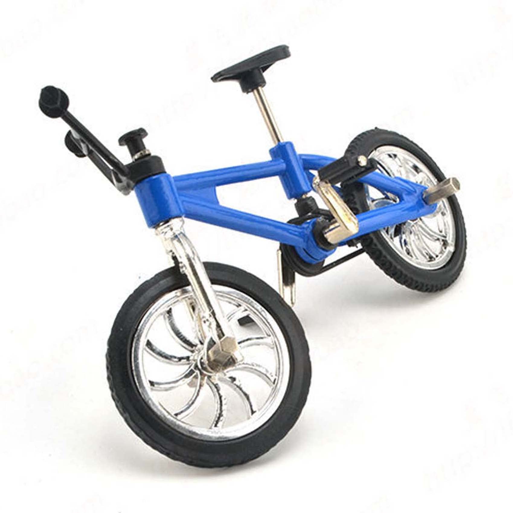 KEEDA Lot de 2 mini vélos de décoration pour voiture RC Crawler SCX10 TRX4 CC01 D90 D110 (bleu)