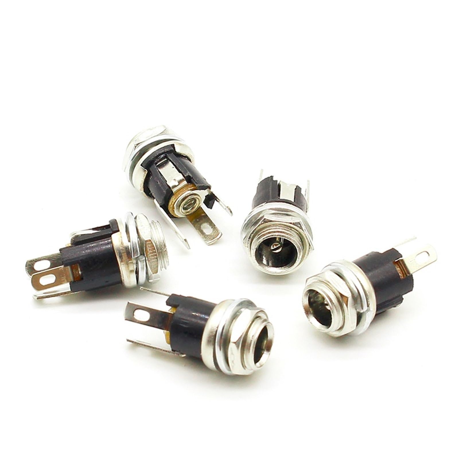 Conectores hembra CC de 2,1 mm para arreglar holguras y cortes de energía en tus paneles