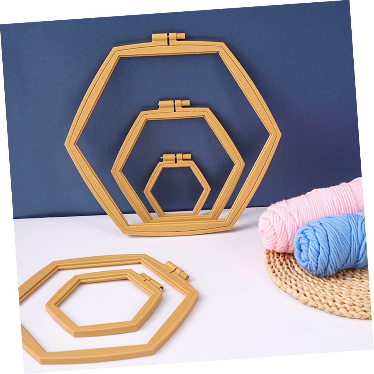 UKCOCO Aros de Bordado Ajustables Abs 4 Piezas Color Caqui para Punto de Cruz Círculos de Costura Reutilizables Manualidades Bricolaje Hogar