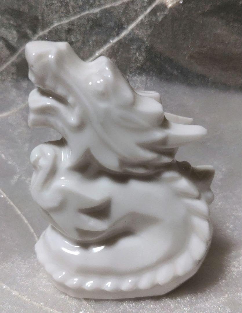 Amazon.co.jp: 神宮 丙辰 龍 置物 白磁 竜 白竜 白龍 ドラゴン 陶器