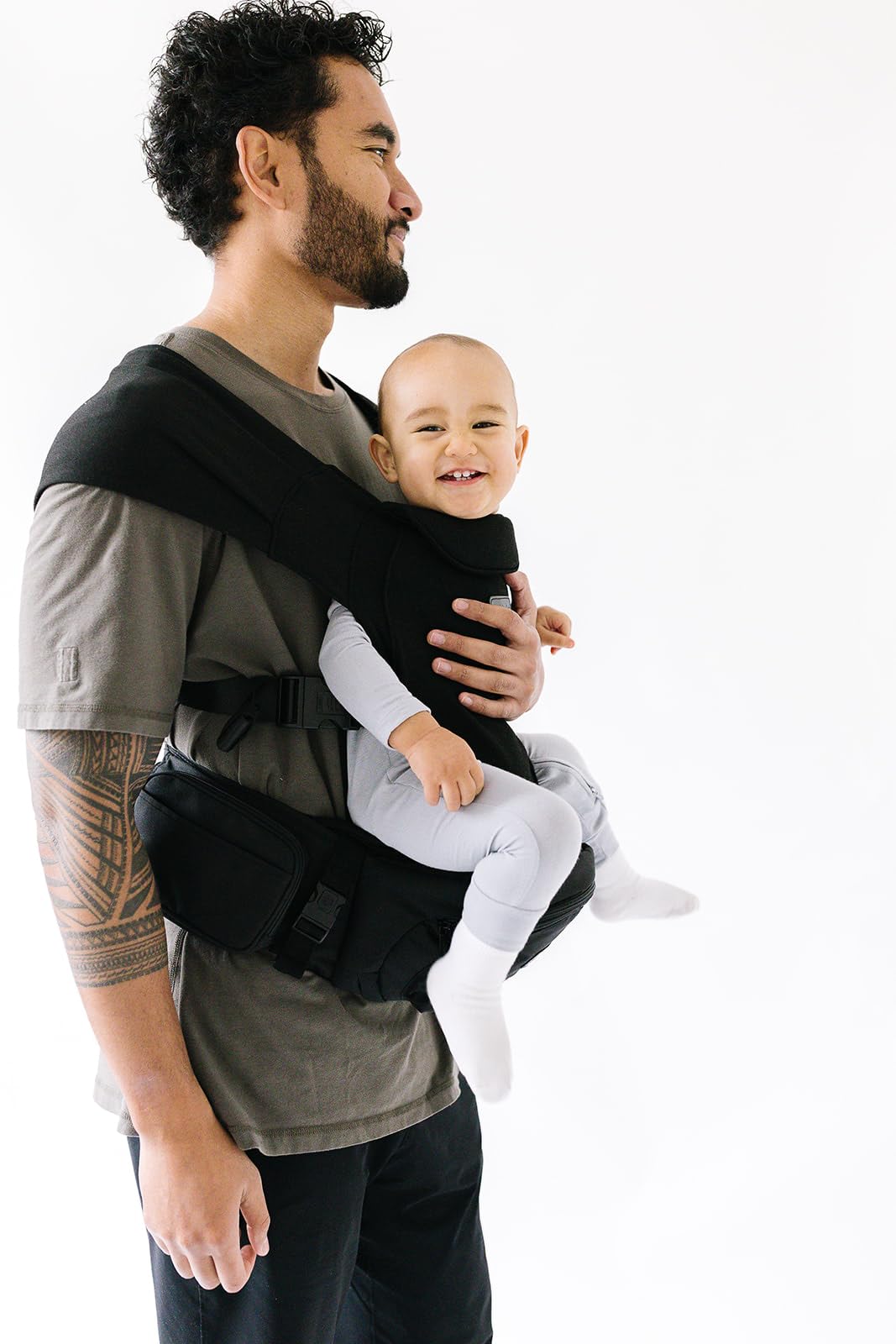 Tushbaby Hands Free Carrier Set (Black), Hipseat and Snug - Image 4