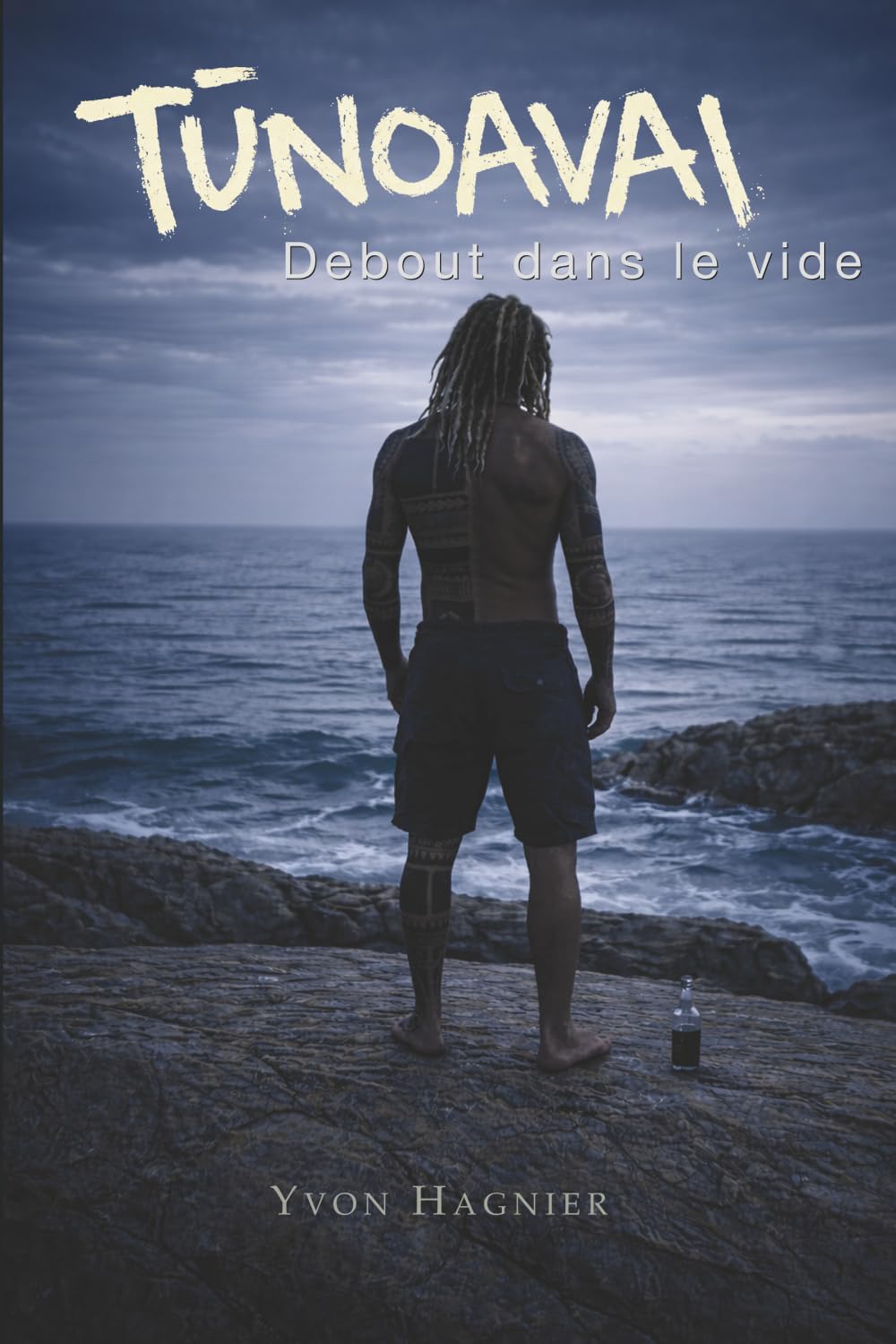Tūnoavai Debout dans le vide