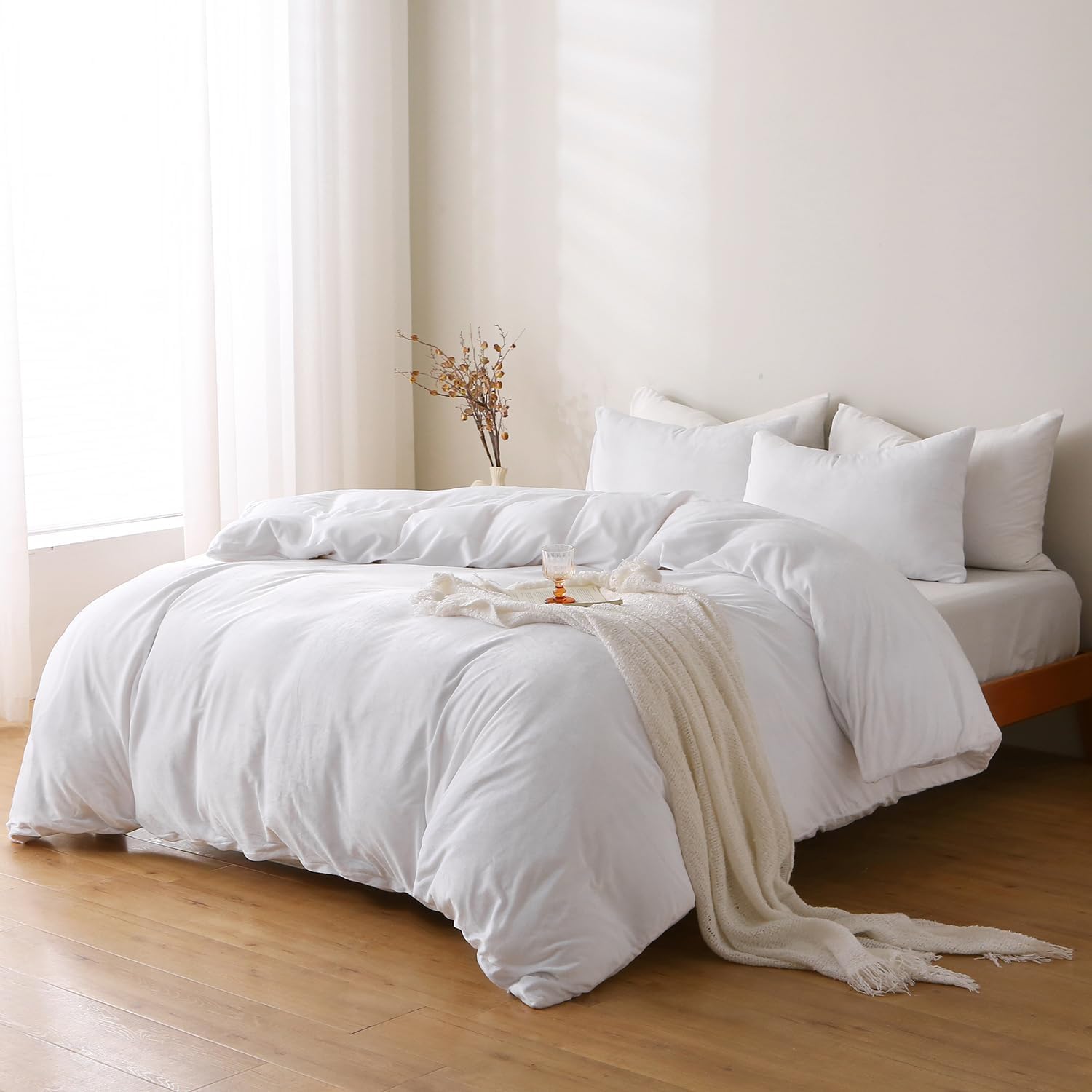 NOKOLULU Duvet Cover Queen Size: 3 Pieces Polar Fleece Velvet Bedding Set (1 Duvet Cover & 2 Pillow Shams) Soft Fuzzy Flannel Duvet Cover Set with Zipper Closure & Corner Ties, 90" x 90", White