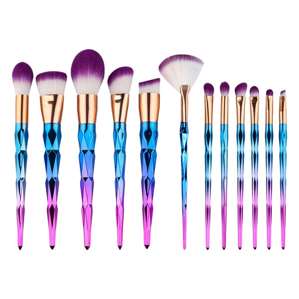 Brosse eyeliner et cils biseautée pour un tracé précis et net