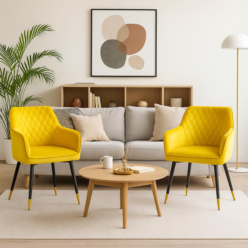 Set 2 Poltroncine in Velluto Trapuntato con Braccioli – Gambe Ferro Nero Dettaglio Oro – Seduta 49 cm – Sedia Design per Sala da Pranzo Soggiorno Sala d'Attesa Ufficio – 60x63x80 cm (Giallo canarino)