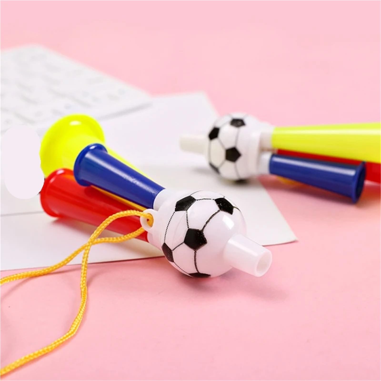 50 Pezzi Sport Tifo Fischietto Atmosfera da Competizione Puntelli Tromba Calcio Modellazione Creativa Corno Gadget Sportivi di Squadra per Feste e Rumorosità