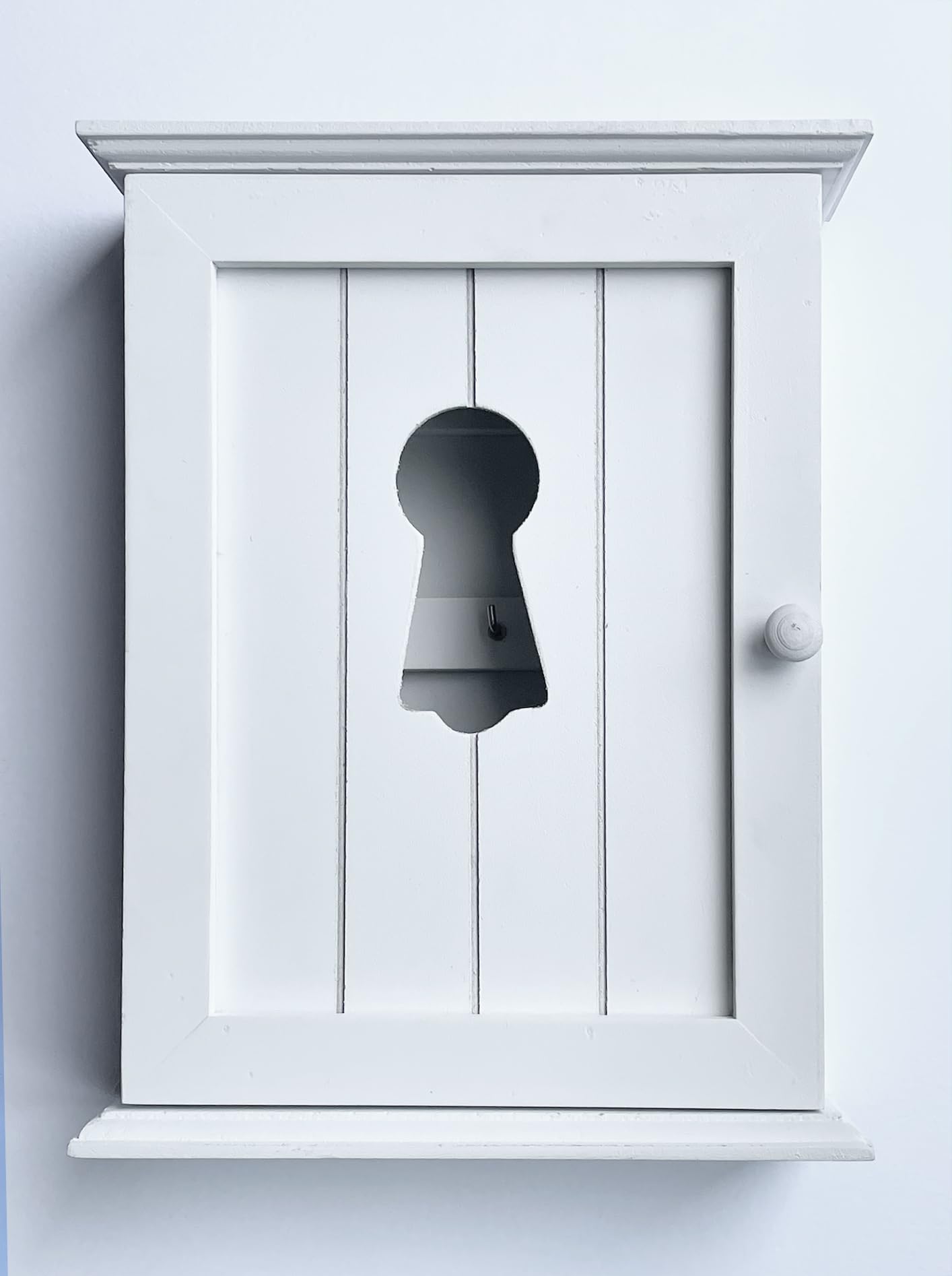 GreyZouq Wooden Key Cabinet Wall Mounted Cupboard. Keyhole shaped window design or elephant carving. Perfect Organiser for Keys. Magnetic Door Closure and Six Hooks (White) - Image 3