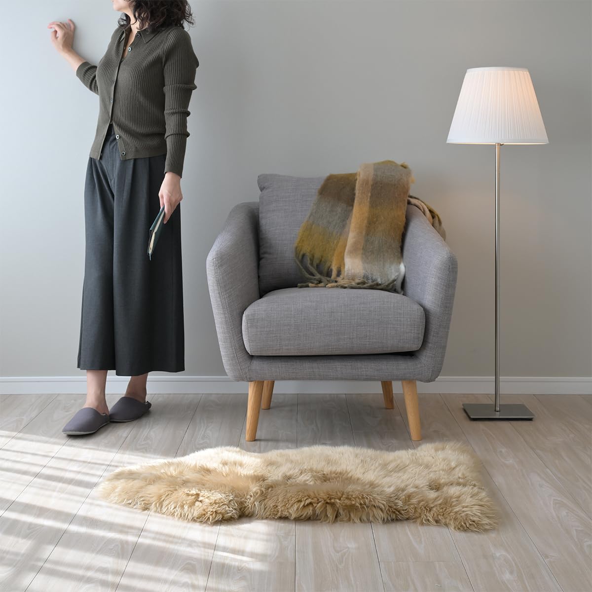 Amazon｜sleeptailor ムートンラグ 本革 天然高級 (90cm×60cm ブラウン 