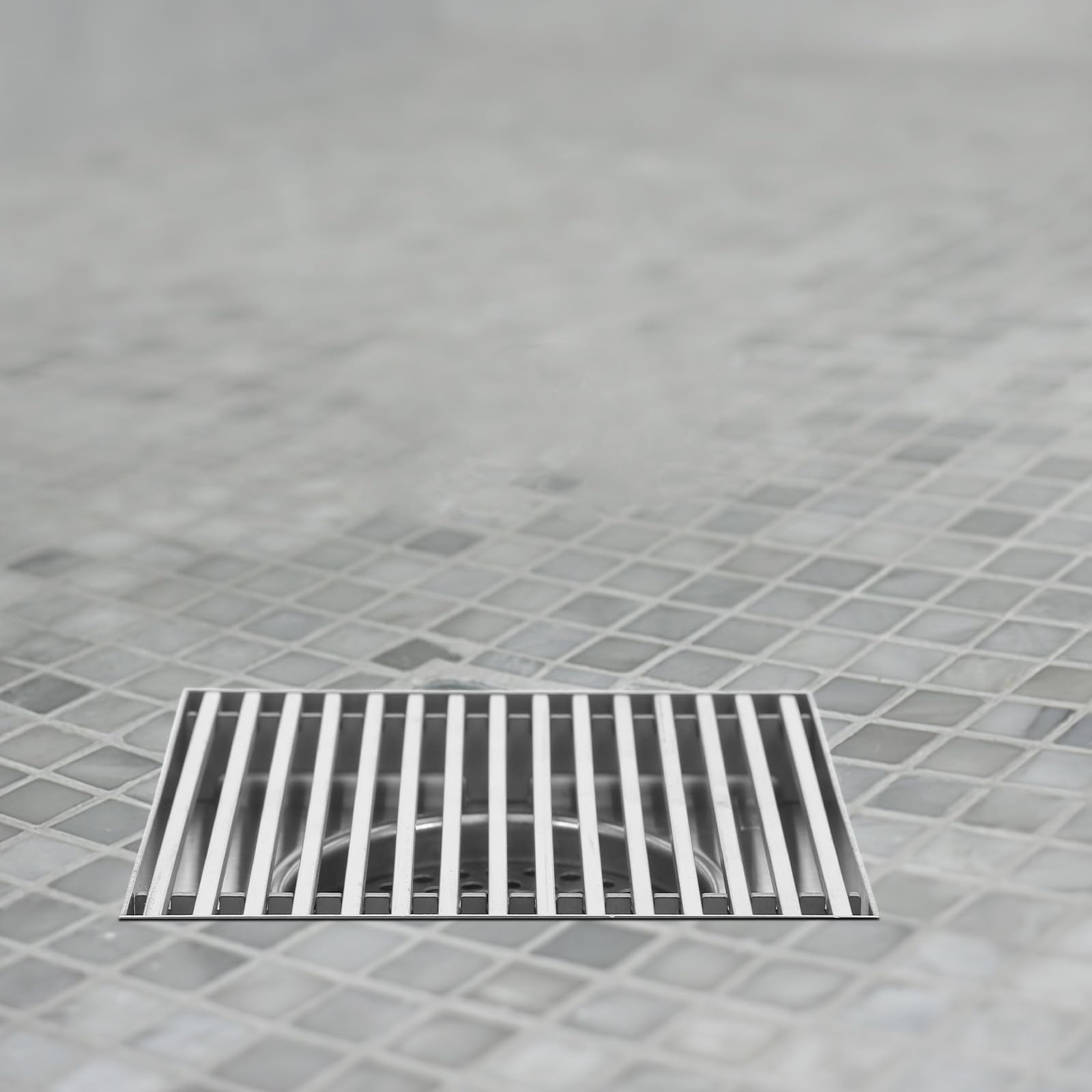 Rejilla Cuadrada de Drenaje en Acero Inoxidable 304 para Patio | Gran Diámetro, Acabado Plata, Diseño Antiobstrucción, Uso Exterior en Jardines y Patios