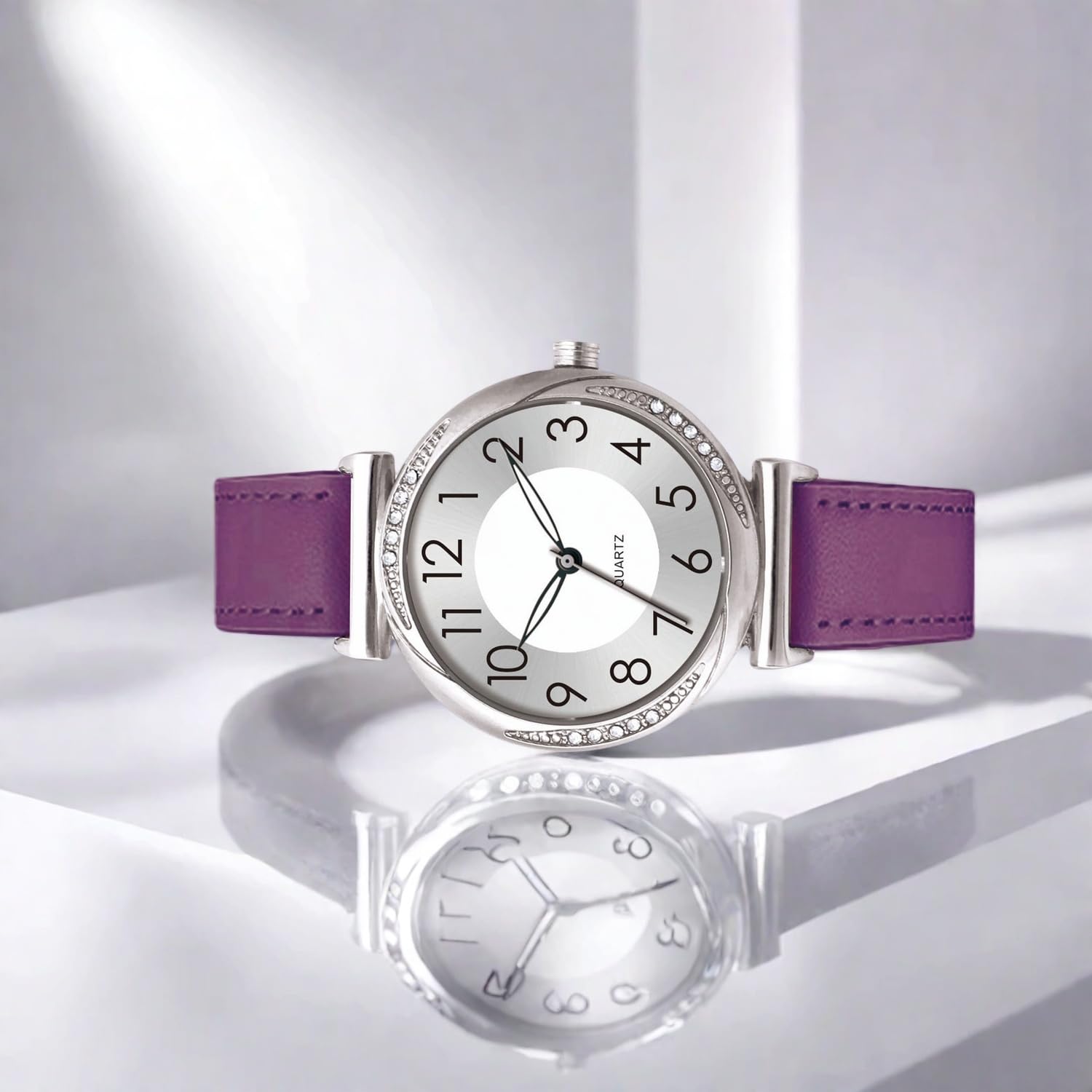 NUOVO Reloj de pulsera para mujer, esfera plateada, correa de cuero, reloj clásico de negocios simple, informal, de cuarzo, vestido