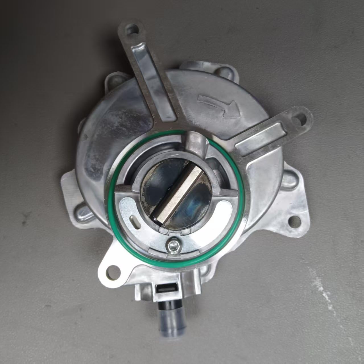 CAR VACUUM PUMP 06D145100E