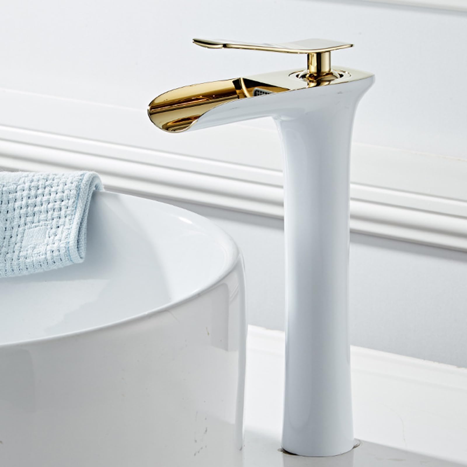 HCFYAUIS Modern Single Hole Bathroom Faucet High Arc Waterfall Lavatory Mixer Tap for Stylish Sink Decor Contemporary Basin Faucet for Home & Bathroom Upgrade