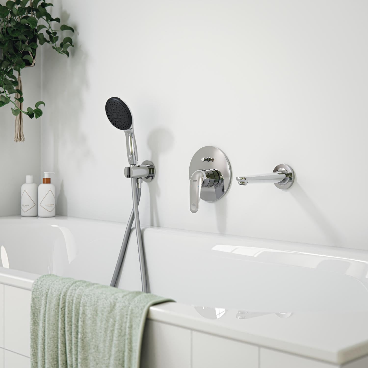 GROHE Swift, Badewannenarmatur Unterputz (Duscharmatur für die Badewanne, Auto-Umstellung Wanne/Brause, integriertes Rücklaufventil, Metallhebel, Mischbatterie mit Einbaukörper), chrom, 24336001