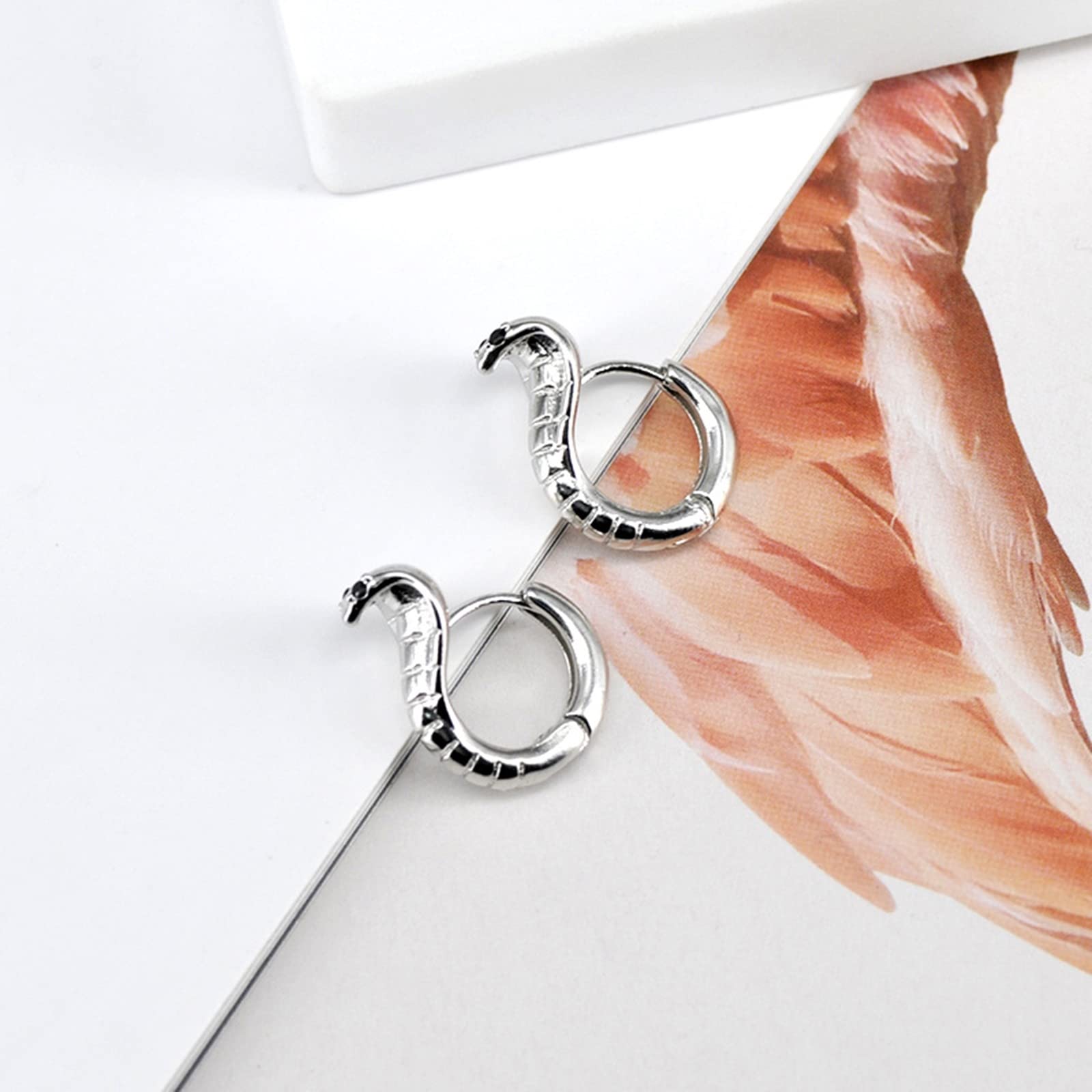WZGWDC Kolczyki ze srebra próby 925 damskie, obręcz dla kobiet wąż czarna cyrkonia sześcienna hipoalergiczna biżuteria do piercingu chrząstki